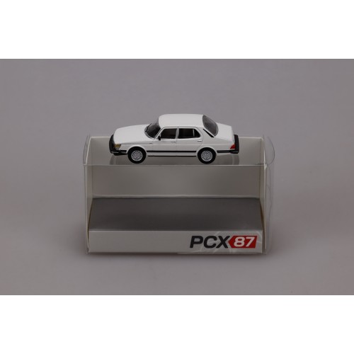 Saab 900 4-door 1981 - white